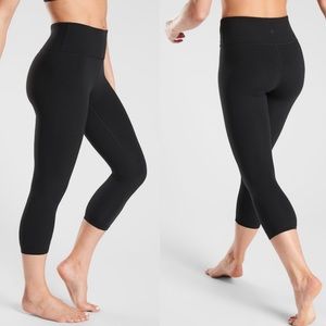 NWT Athleta Elation Capri Leggings Black Medium
